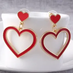 AretesPendientes largos con forma de corazón