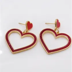 AretesPendientes largos con forma de corazón