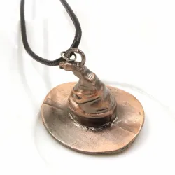 Necklace, jossa on noita hattuja - köysiketju