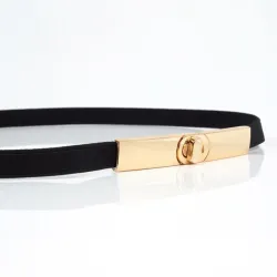 Elegant elastisk bälte med metallkretsar