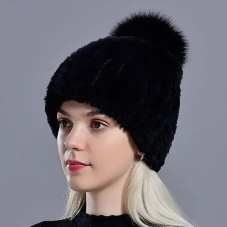 Knitted rabbit pälshatt med pompom