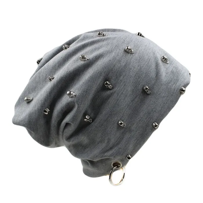 Cappello in cotone casual con teschio e anello in argento