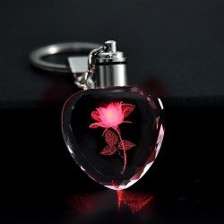 Fiore di rosa in cuore di cristallo - LED - portachiavi
