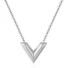 CollarV Colgante de letras con collar - acero inoxidable