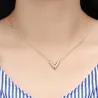 CollarV Colgante de letras con collar - acero inoxidable