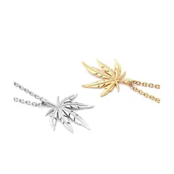 Necklace hamppuleaf pendantilla