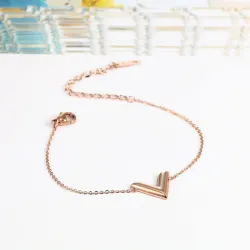 PulseraV letra - brazalete de acero inoxidable