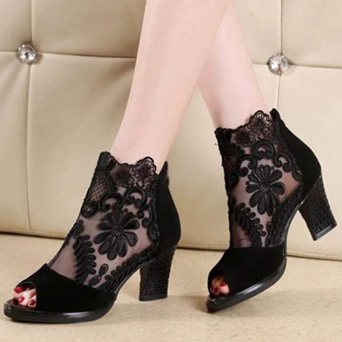Peep toe sandals - seksikäs kantapää