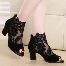 Peep toe sandals - seksikäs kantapää