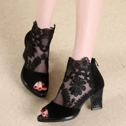 Peep toe sandals - seksikäs kantapää