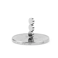 N35 Neodymium magneetit - vahva sylinterimagneetti - 4 * 1,5 mm - 100 kappaletta
