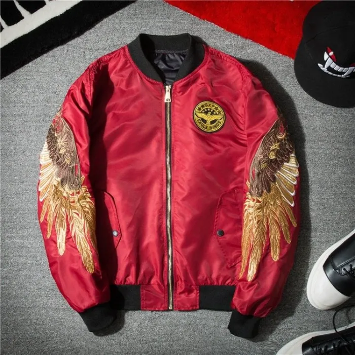 ChaquetasChaqueta de bombardero negro con alas doradas bordas