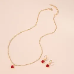 Collana d'oro e orecchini set con cuore rosso