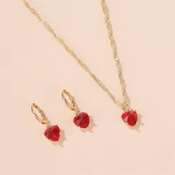 Colar dourado e brincos conjunto com coração vermelho