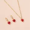 Colar dourado e brincos conjunto com coração vermelho