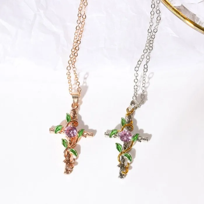CollarCruz con hojas colgante - collar - mujeres