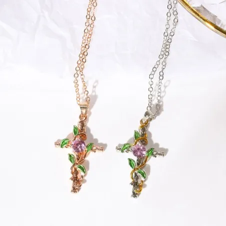 CollarCruz con hojas colgante - collar - mujeres