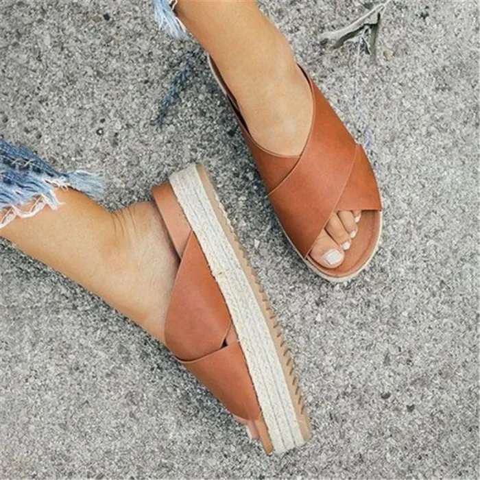 Summer sandals - soft platform flip flops