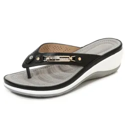 Eleganta sommarsandaler - flip flops - metall och kristaller dekoration - bekväm