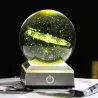 3D wereldbol met 8 planeten - kristallen bol met voet - lasergravure - Led nachtlampje - 8cmDecoratie