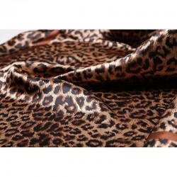 Eleganter quadratischer Schal mit Leopardenprint - Seide