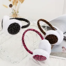 Leopard print plush öronmuffar