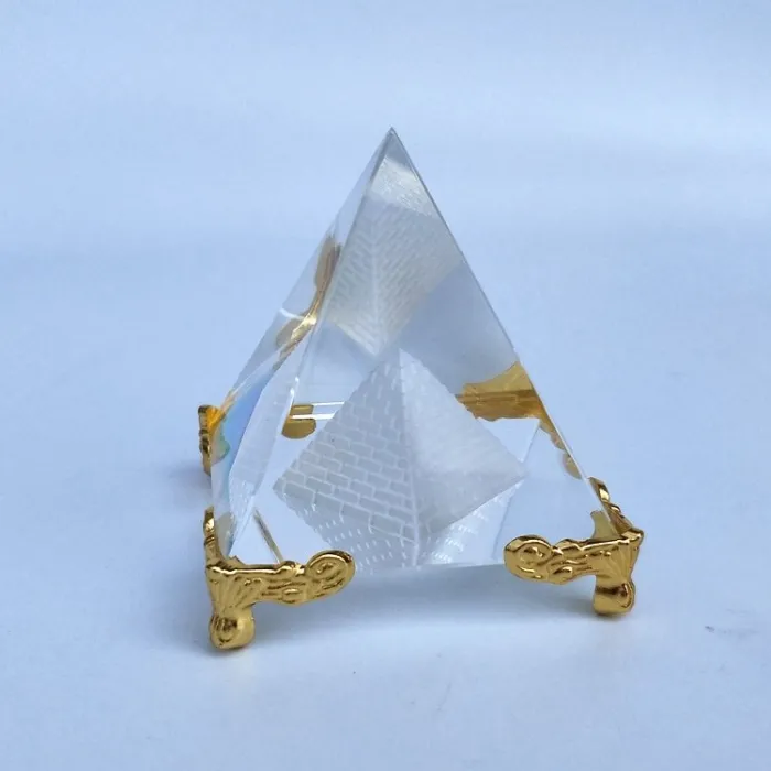 Energian parantaminen - Feng Shui - kristalli egyptiläinen pyramidi