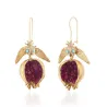 Kultainen granaattiomena - Dangle Earrings