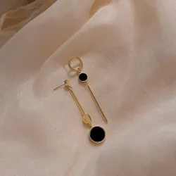 Boucles d'oreilles longues avec cercle noir
