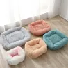 Lit carré pour animaux de compagnie - Tapis de couchage en peluche - Chiens - Chats