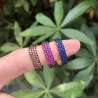 Elegant firkantet ring med krystaller