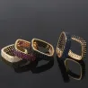 Elegant firkantet ring med krystaller