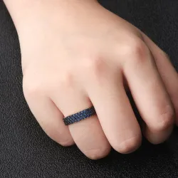 Elegant firkantet ring med krystaller