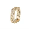 Elegant firkantet ring med krystaller