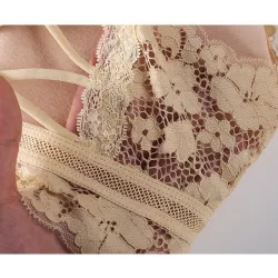 Sexy Spitzenoberteil - nahtloser BH mit Push-up
