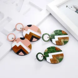 Runde Acrylohrringe - mehrfarbiges geometrisches Design