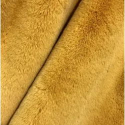 Modischer Pelzmantel mit Hoodie