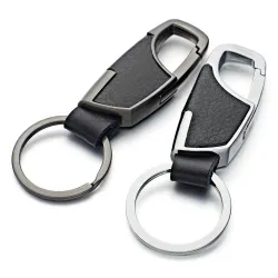 Leather keychain - avainsormuksella