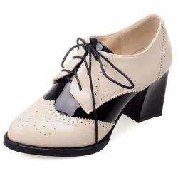 Vintage Brogue Schuhe - spitze Zehen - Schnürschuhe - mit dicken Absätzen