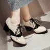 Vintage Brogue Schuhe - spitze Zehen - Schnürschuhe - mit dicken Absätzen