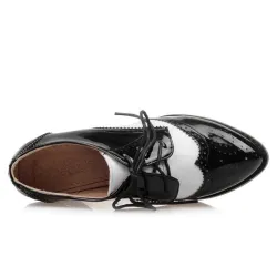 Vintage brogue schoenen - spitse neus - veterschoen - met dikke hakkenLaarzen