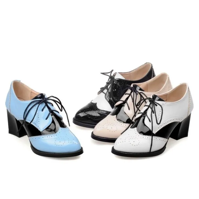 Vintage brogue shoes - pointed toe - lace-up - with thick heels