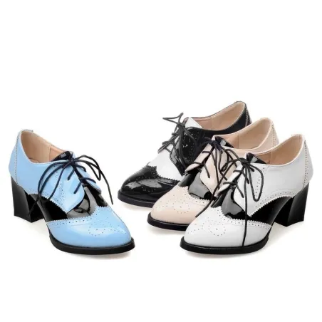 Vintage brogue shoes - pointed toe - lace-up - with thick heels