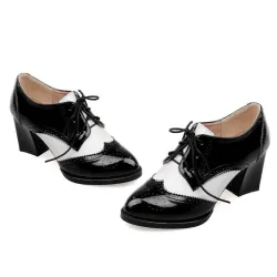 Vintage półbuty typu brogue - szpiczaste - sznurowane - na grubym obcasieButy Zimowe