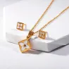 CollarConjunto de joyas - collar y pendientes - colgante cuadrado - flores con concha blanca