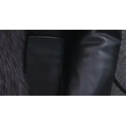 Elegante kurze Lederjacke - mit Pelzkragen