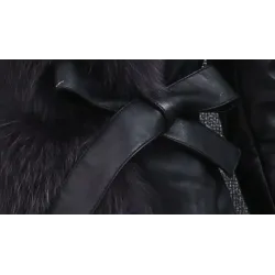 Elegante kurze Lederjacke - mit Pelzkragen