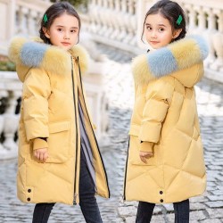 Watowana, bawełniana długa kurtka - z kolorowym futrzanym kapturem - dla dziewczynekClothing
