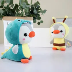 Kleiner Pinguin - verkleidet als Frosch / Einhorn / Biene / Dinosaurier - Plüschtier - 23cm