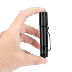 Mini-Taschenlampe - mit Clip - 3 Lichtmodi - einstellbarer Fokus
